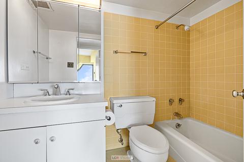 175 E Delaware Pl #8007, Chicago, IL 60611 photo 13