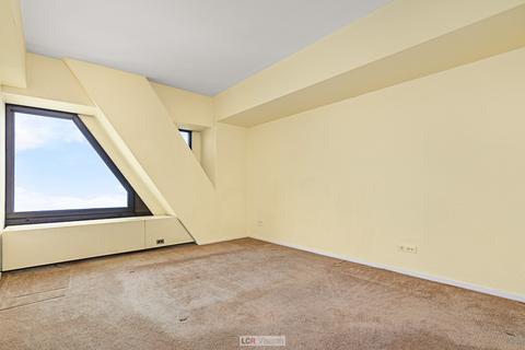 175 E Delaware Pl #8007, Chicago, IL 60611 photo 14