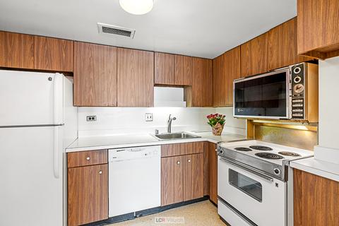 175 E Delaware Pl #8007, Chicago, IL 60611 photo 12