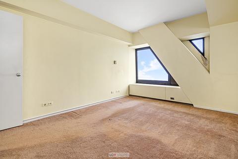 175 E Delaware Pl #8007, Chicago, IL 60611 photo 16