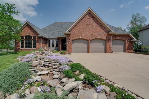4 Stonehedges Ct, Bloomington, IL 61705 photo 1