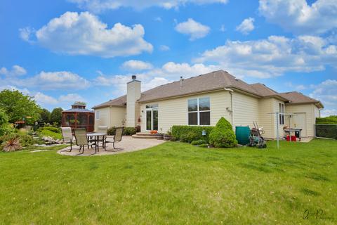 2002 Carter Ct, Mchenry, IL 60051 photo 2