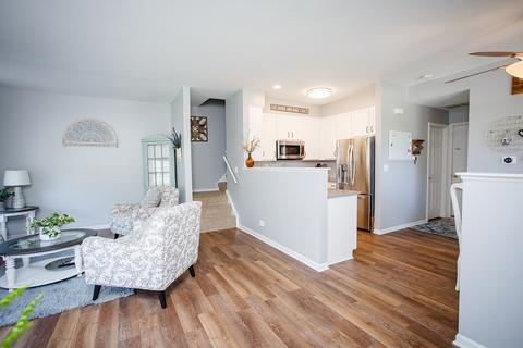 701 Morris Ct, Lakemoor, IL 60051 photo 5