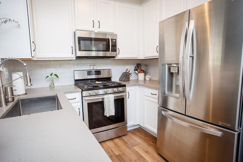 701 Morris Ct, Lakemoor, IL 60051 photo 9