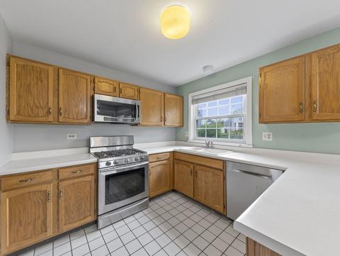252 Gatewood Ln, Bartlett, IL 60103 photo 14