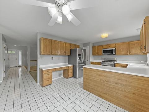 252 Gatewood Ln, Bartlett, IL 60103 photo 12