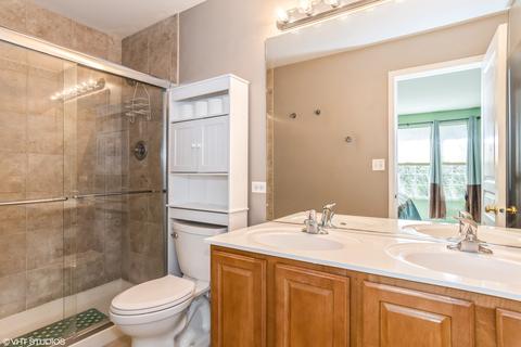 2429 Emily Ln, Elgin, IL 60124 photo 11