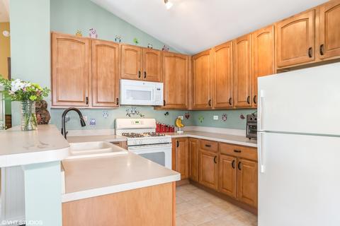 2429 Emily Ln, Elgin, IL 60124 photo 5