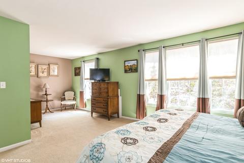 2429 Emily Ln, Elgin, IL 60124 photo 9