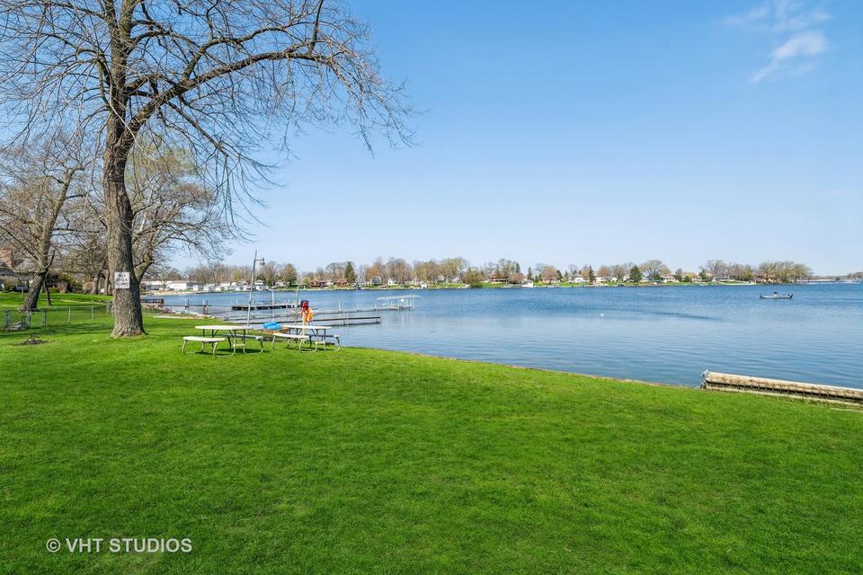  42379 N Park Ln, Antioch, IL 60002 photo 4