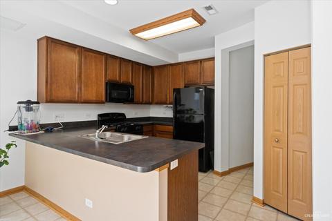 982 Celebration Dr, Aurora, IL 60504 photo 10