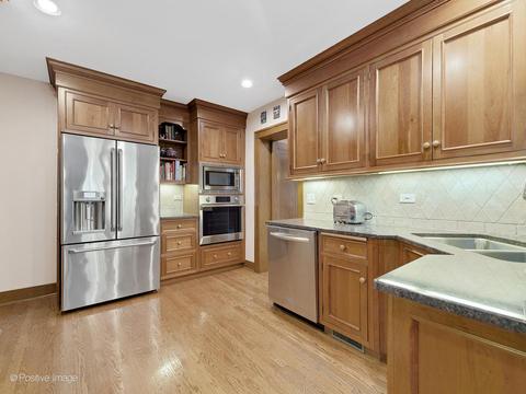 703 E Illinois St, Wheaton, IL 60187 photo 10