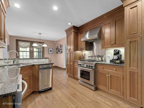703 E Illinois St, Wheaton, IL 60187 photo 12