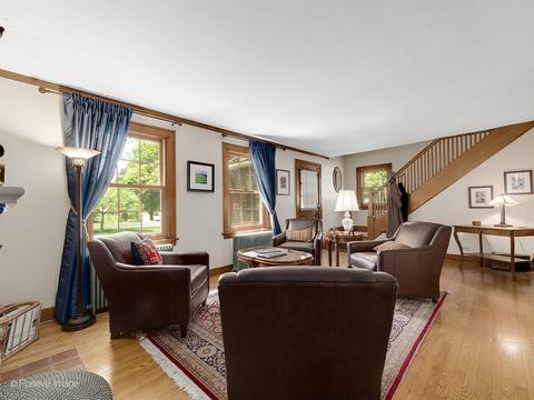 703 E Illinois St, Wheaton, IL 60187 photo 3