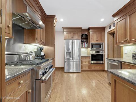 703 E Illinois St, Wheaton, IL 60187 photo 9