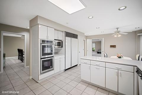 3602 Vantage Ln, Glenview, IL 60026 photo 12