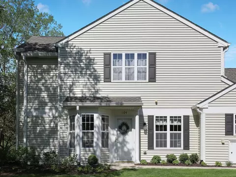 2443 Sheehan Dr #104, Naperville, IL 60564