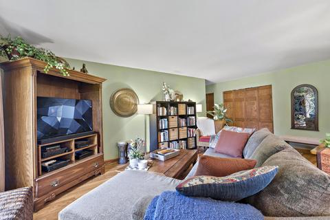 1740 Robin Walk #D, Hoffman Estates, IL 60169 photo 6