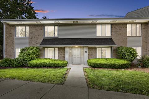 1740 Robin Walk #D, Hoffman Estates, IL 60169 photo 1