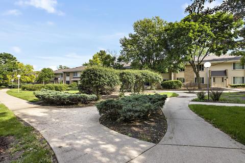 1740 Robin Walk #D, Hoffman Estates, IL 60169 photo 17