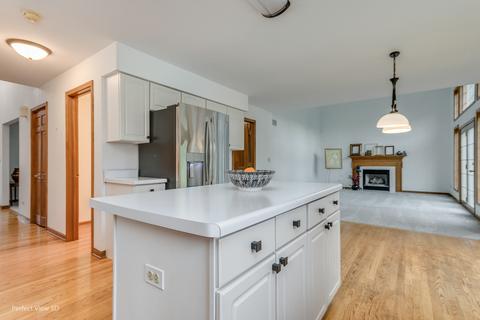 861 Pearson Rd, Cary, IL 60013 photo 5