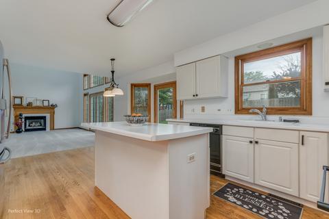 861 Pearson Rd, Cary, IL 60013 photo 4