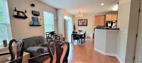 3055 Marion St, Elgin, IL 60124 photo 7