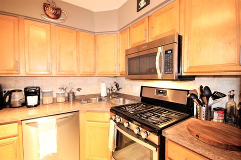 3800 Ruby Ave #4W, Schiller Park, IL 60176 photo 10
