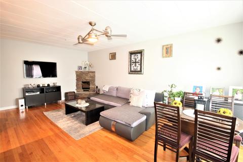 3800 Ruby Ave #4W, Schiller Park, IL 60176 photo 6
