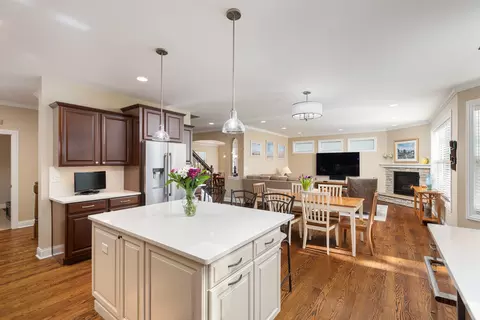 827 N Eagle St, Naperville, IL 60563 photo 12