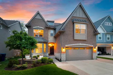 827 N Eagle St, Naperville, IL 60563 photo 1