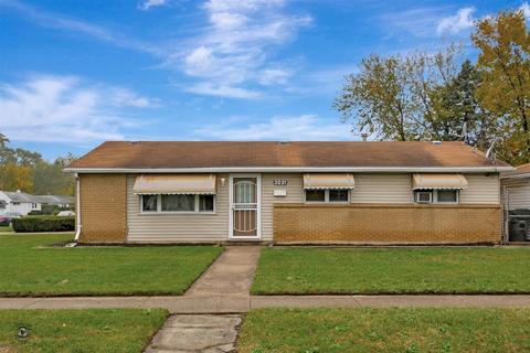 3221 Hendricks Rd, Robbins, IL 60472 photo 1