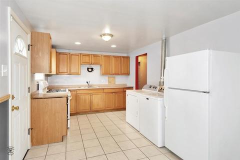3221 Hendricks Rd, Robbins, IL 60472 photo 9
