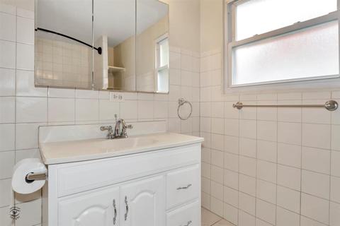 3221 Hendricks Rd, Robbins, IL 60472 photo 14