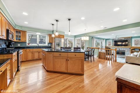 424 W Harrison Ave, Wheaton, IL 60187 photo 9