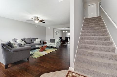 1025 Decoy Ct, Normal, IL 61761 photo 2