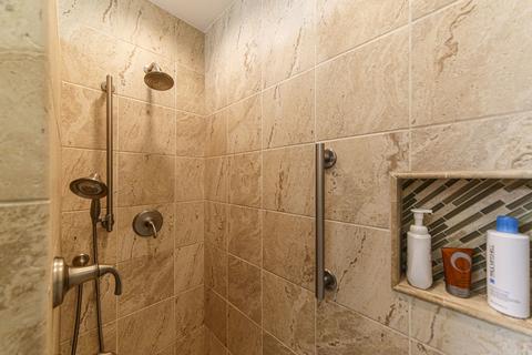 1109 Oakview Dr, Wheaton, IL 60187 photo 17