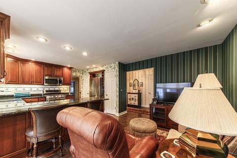 1109 Oakview Dr, Wheaton, IL 60187 photo 8