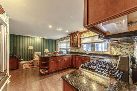 1109 Oakview Dr, Wheaton, IL 60187 photo 5