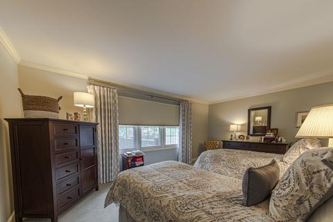 1109 Oakview Dr, Wheaton, IL 60187 photo 14