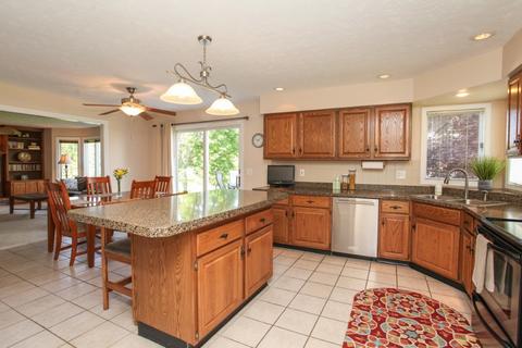 1312 Ironwood Cc Dr, Normal, IL 61761 photo 3