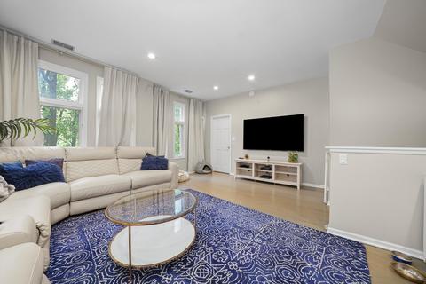 123 W Oak St #I, Chicago, IL 60610 photo 20