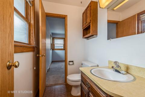 1561 Marshall Dr, Des Plaines, IL 60018 photo 5