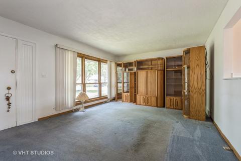 1561 Marshall Dr, Des Plaines, IL 60018 photo 2