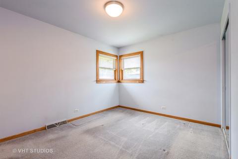 1561 Marshall Dr, Des Plaines, IL 60018 photo 6