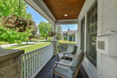 567 Phillips Ave, Glen Ellyn, IL 60137 photo 2