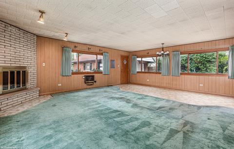8901 Olympic Dr, Bridgeview, IL 60455 photo 9