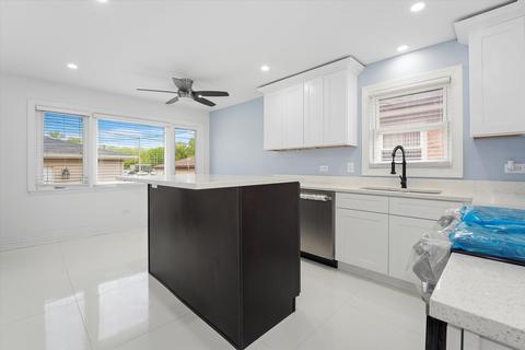 5322 S Hunt Ave, Summit, IL 60501 photo 8