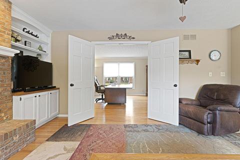 8 Harbor Pointe Cir, Bloomington, IL 61704 photo 9