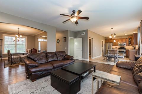 1250 Duck Horn Dr, Normal, IL 61761 photo 8